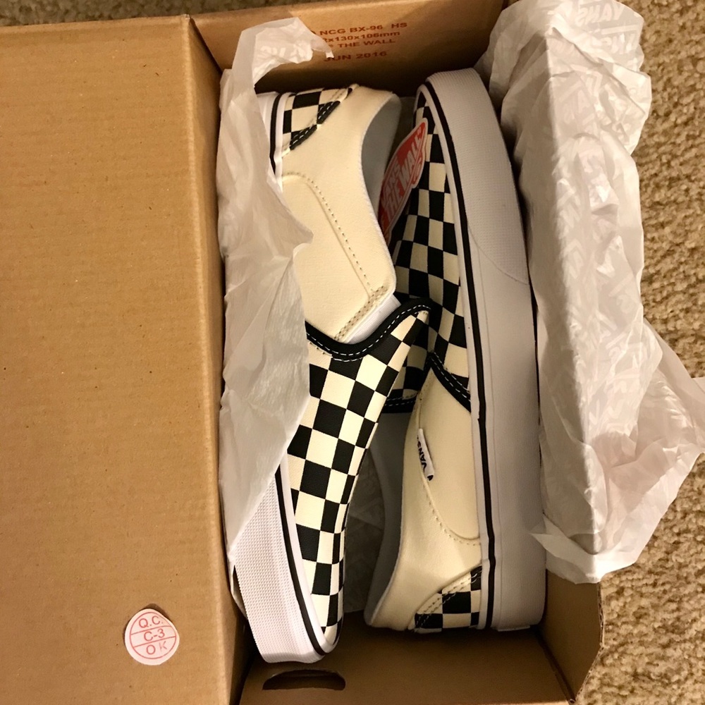 Brand new never worn checkered Vans